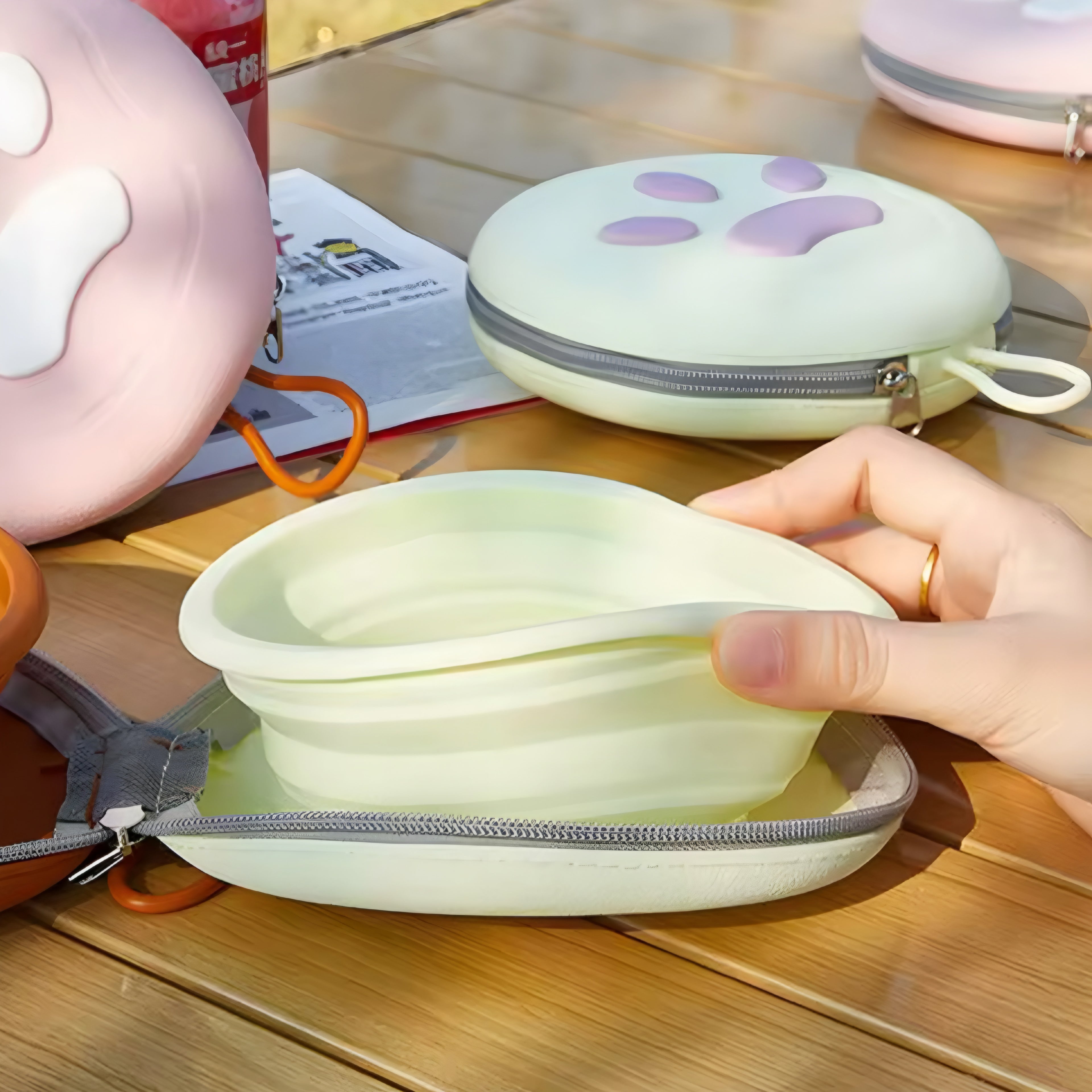 2-in-1 Foldable Silicone Dog Bowl