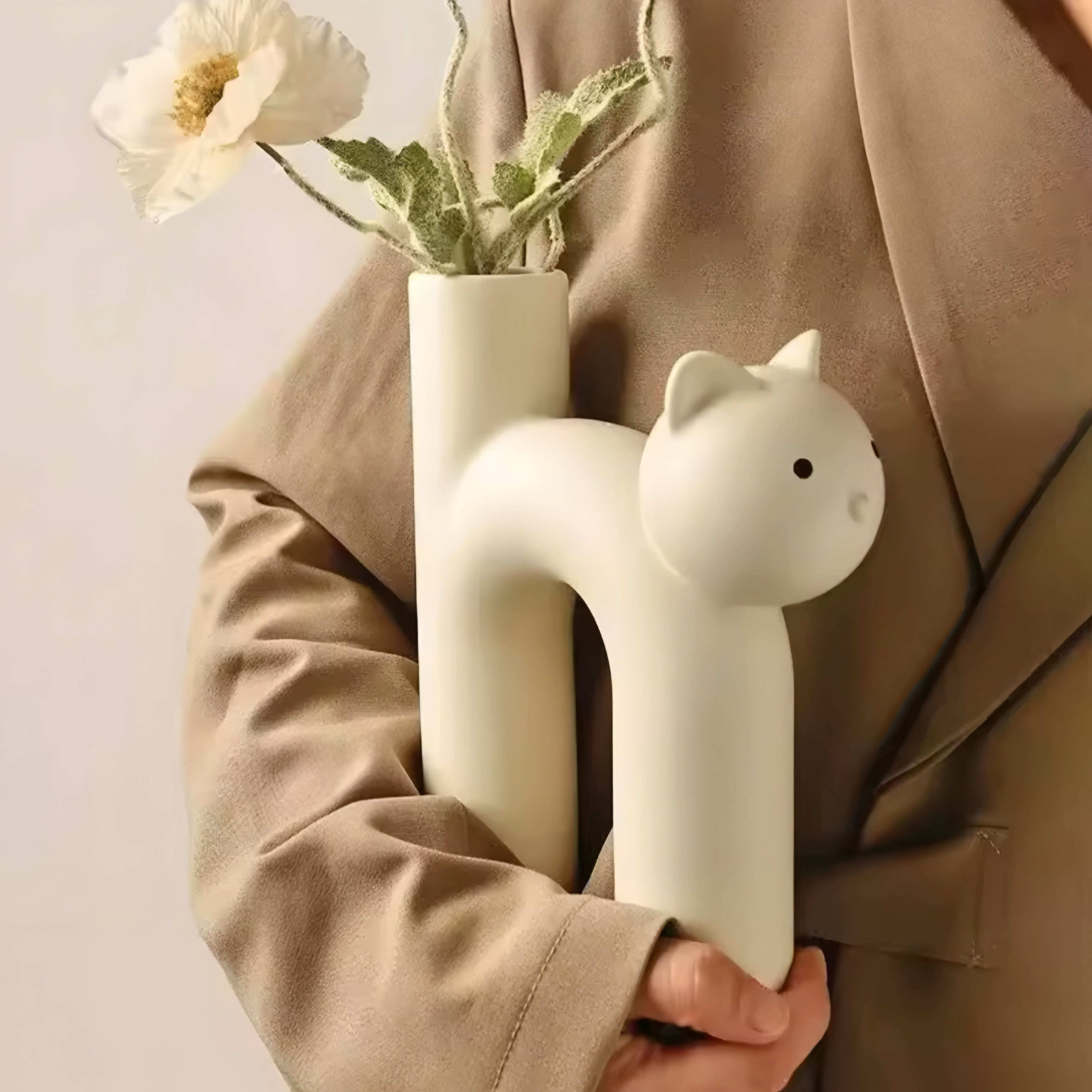 U-Shape Cartoon Cat Vase
